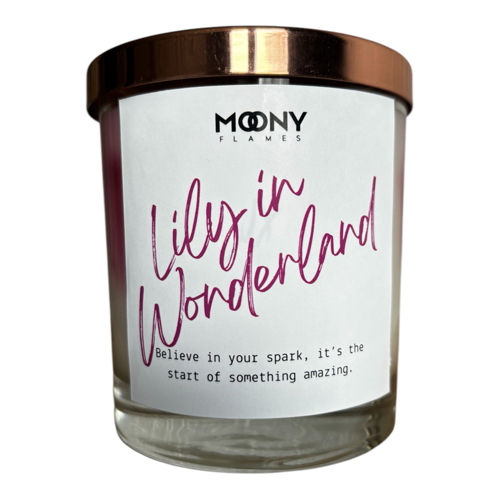Doftljus Lily in Wonderland i glasbehållare framsida
