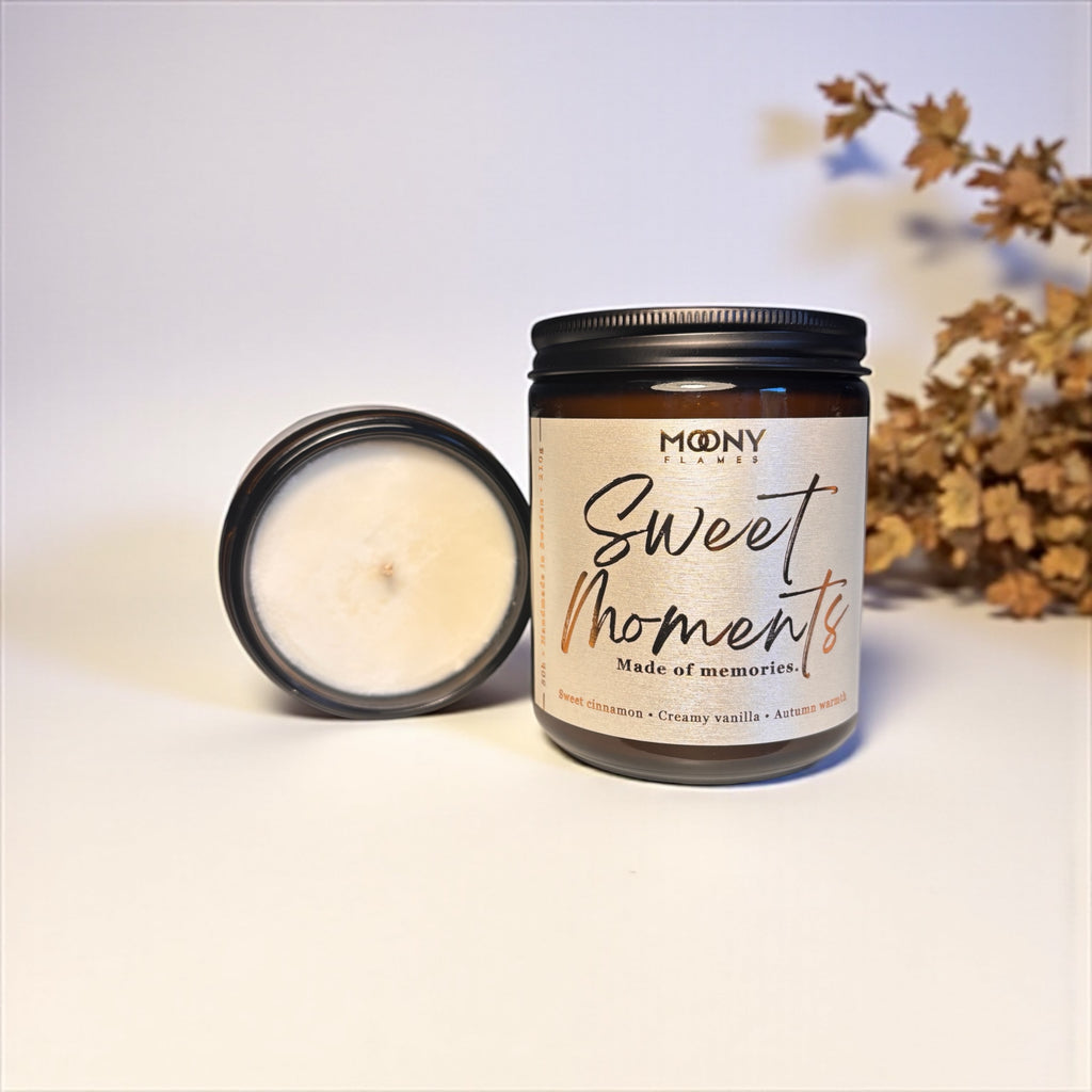 Sweet Moments - Handgjort doftljus i glasburk med doft av kanel, vanilj och höstig sötma