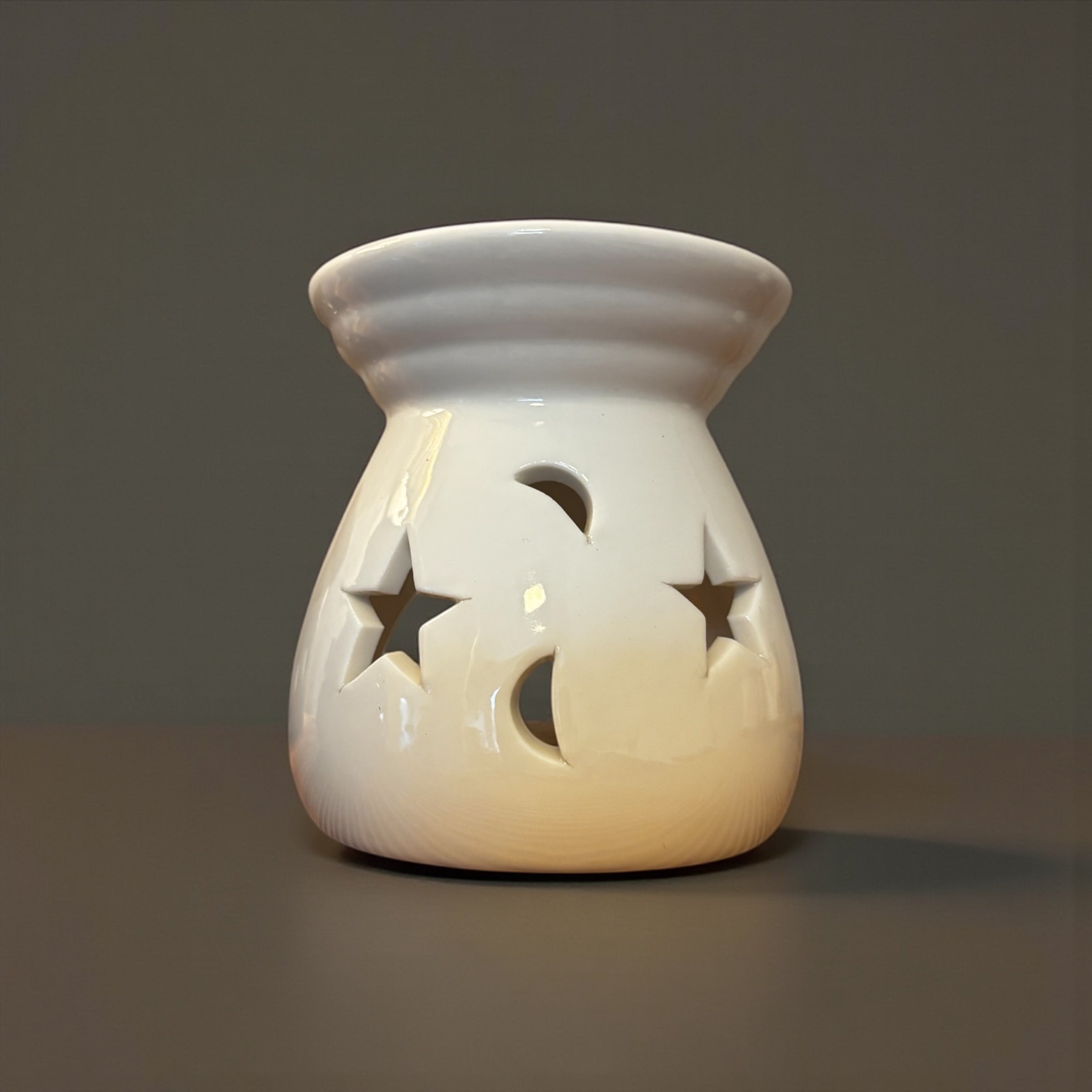 Starlight – aromalampa med månar & stjärnor - 3 olika färger