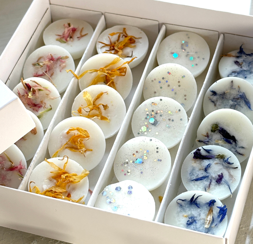 The Scent Box doftpraliner närbild. 4 olika dofter i presentask. Moony Flames