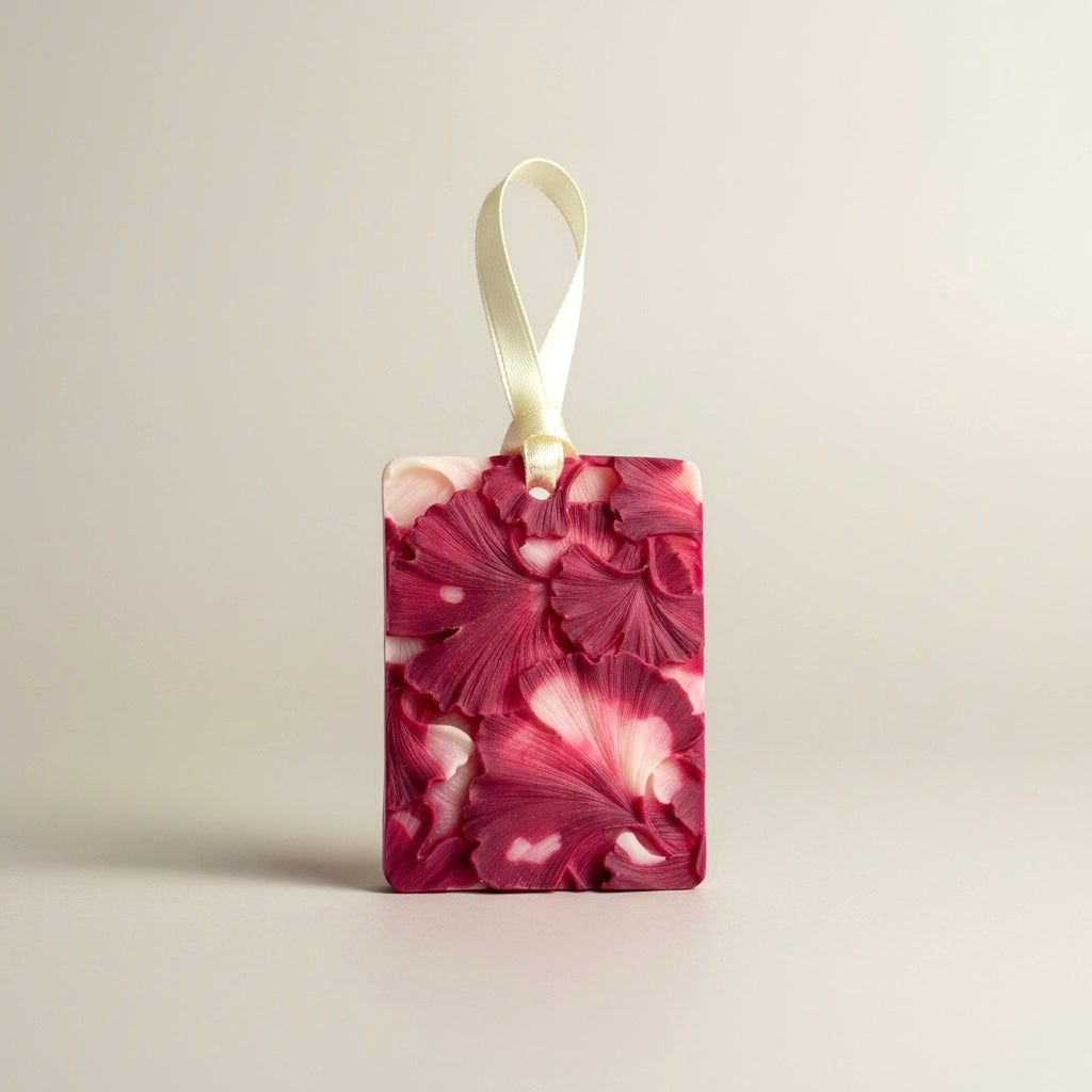 Handgjord dofthängare Black Orchid – rumsdoft för garderob, bil och små utrymmen från Moony Flames.