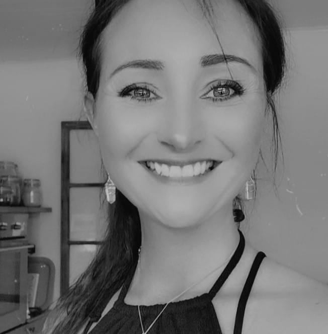 Katrin, grundare av Moony Flames – handgjorda doftljus och doftvax från Sverige