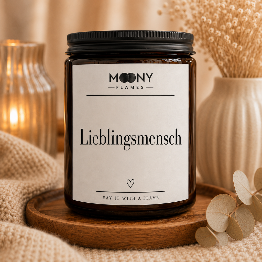 Personalisierte Duftkerze mit eigenem Text. Handgemachte Sojawachskerze aus Schweden – individuelles Geschenk für Lieblingsmenschen, Geburtstage, Jahrestage und besondere Momente.