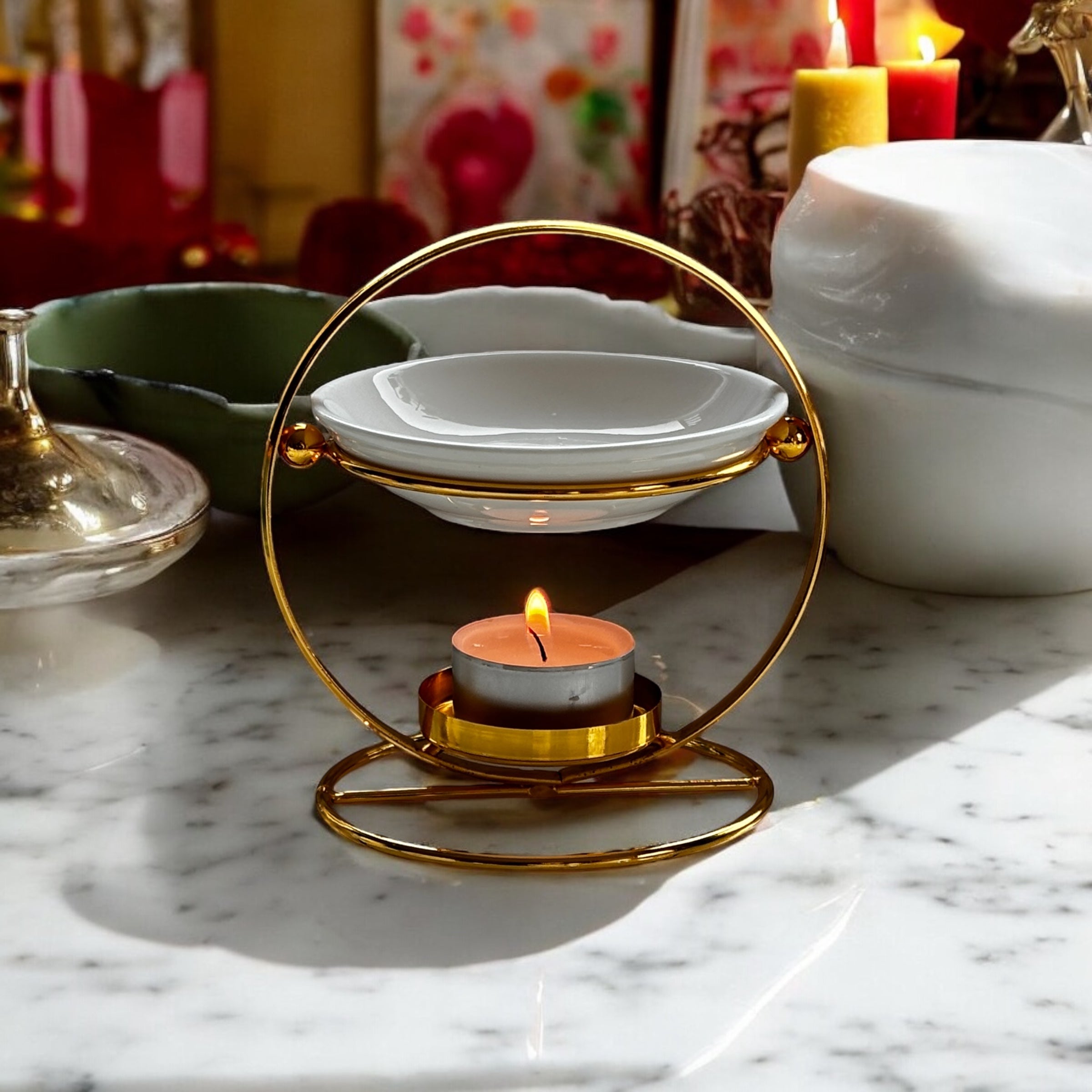 Lume aromalampa i guldmetall – elegant doftlampa för doftvax och eteriska oljor, med färg.