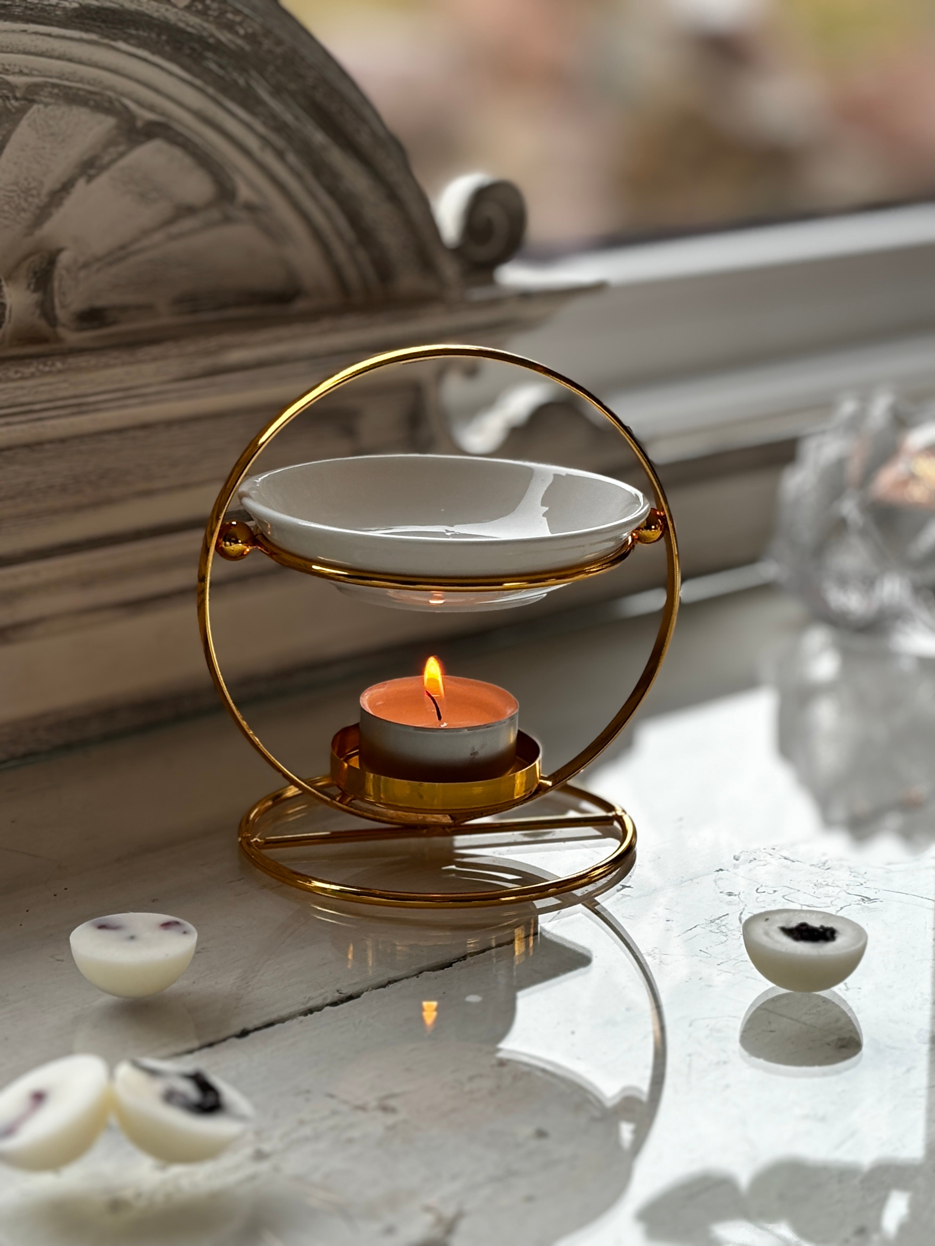 Lume aromalampa i guldmetall – elegant doftlampa för doftvax och eteriska oljor, glas.