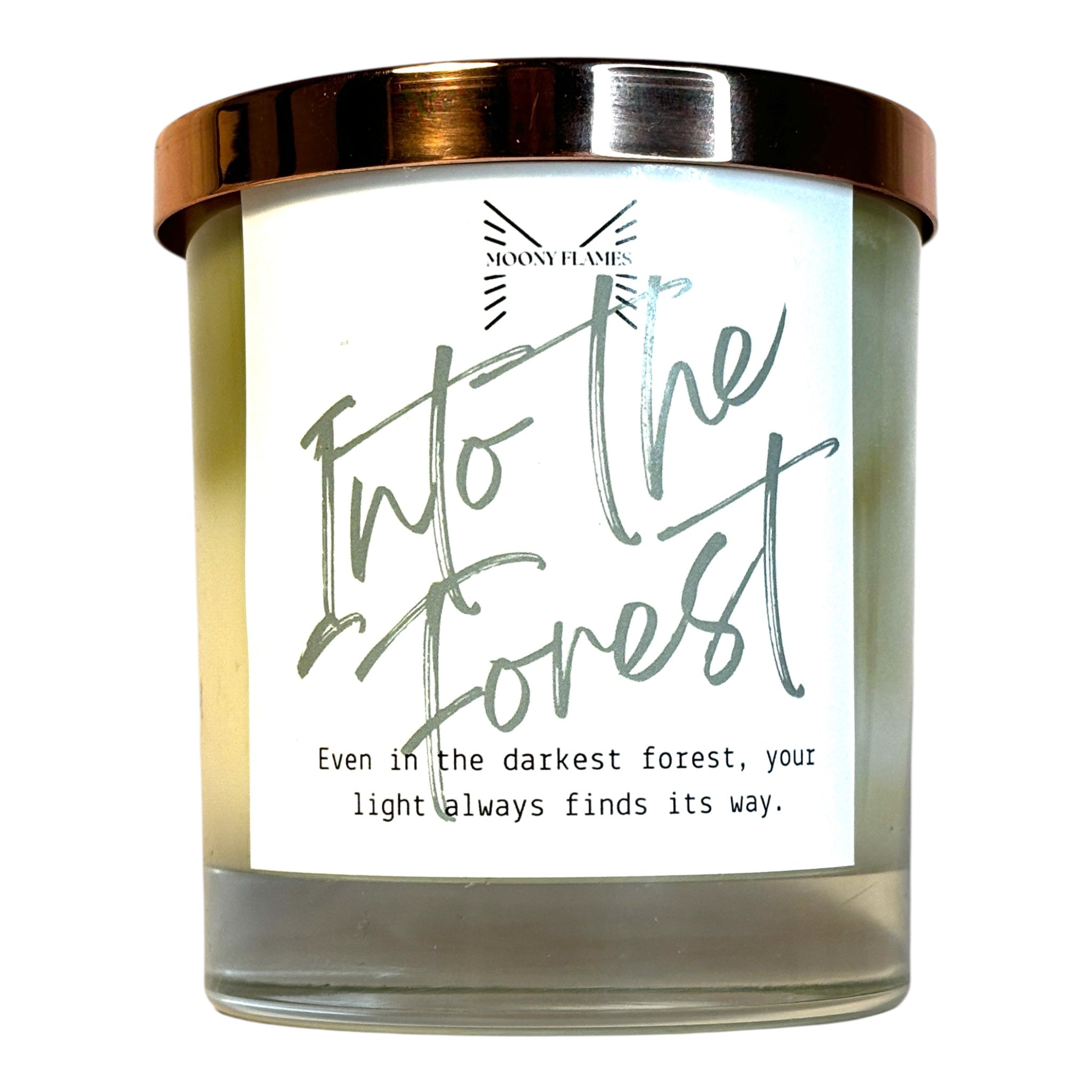 Into the Forest handgjort doftljus med marmorerad design, veganskt och svenskt växtbaserat vax från Moony Flames, träig och jordnära doftupplevelse, framsida.