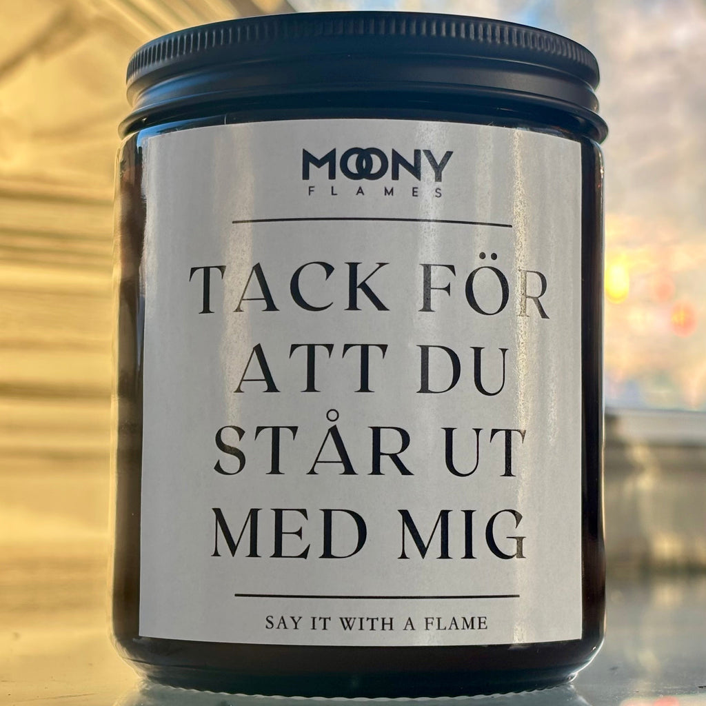 Personligt doftljus med kärlekstext “Tack för att du står ut med mig” – handgjord present