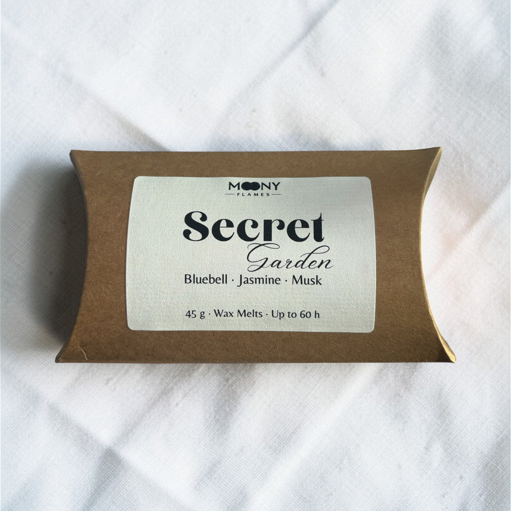 Secret Garden doftvaxpraliner i 45 g förpackning – handgjorda wax melts för aromabrännare med blåklint, jasmin och mjuk mysk från Moony Flames